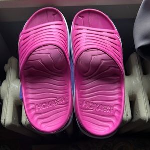 Like new!! Hoka one one sz9.5 recovery slide